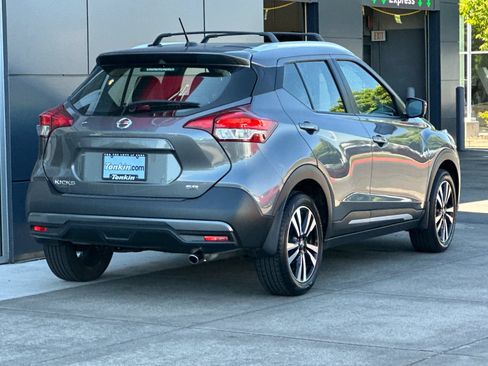 Used 2019 Nissan Kicks SR w/ SR Premium Package FWD image 3