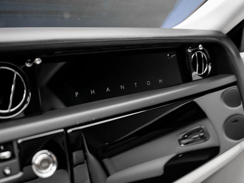 Used 2009 Rolls-Royce Phantom image 53
