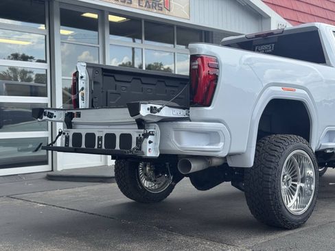 Used 2026 GMC Sierra 2500 Denali w/ Denali Reserve Package AWD/4WD image 17