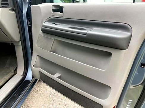 Used 2004 Ford Freestar SE image 27