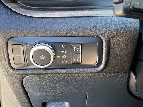 Used 2022 Ford Explorer Limited w/ Equipment Group 301A AWD/4WD image 21