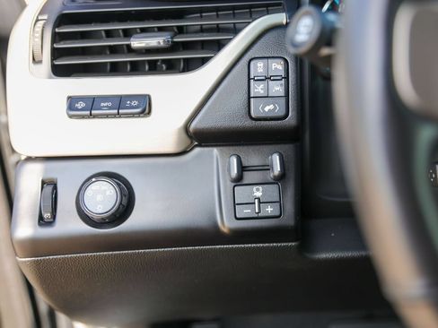 Used 2020 GMC Yukon Denali w/ Denali Ultimate Package RWD image 15