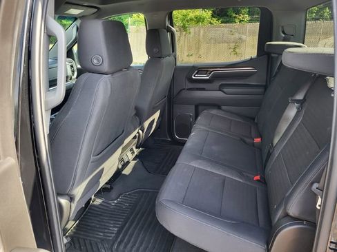 Used 2025 Chevrolet Silverado 1500 LT RWD image 13