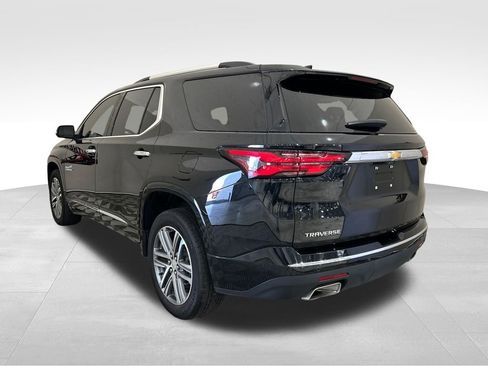 Used 2023 Chevrolet Traverse High Country FWD image 3