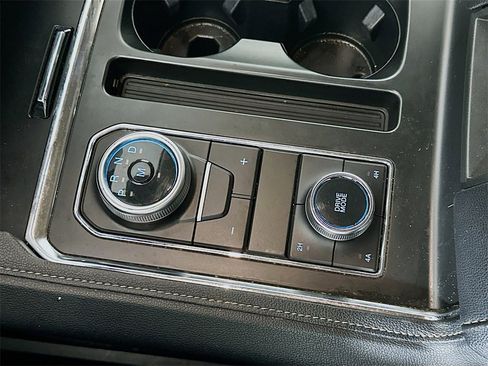 Used 2023 Ford Expedition Max XLT image 16