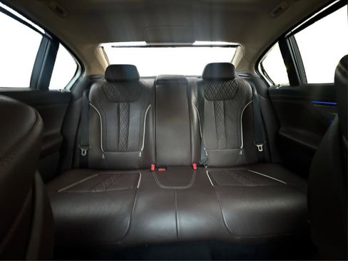 Used 2016 BMW 740i RWD image 13