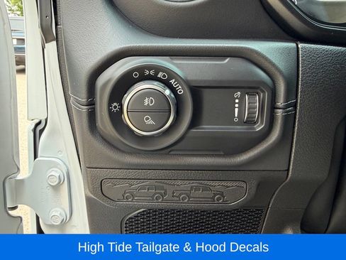 Certified 2025 Jeep Gladiator Mojave AWD/4WD image 32