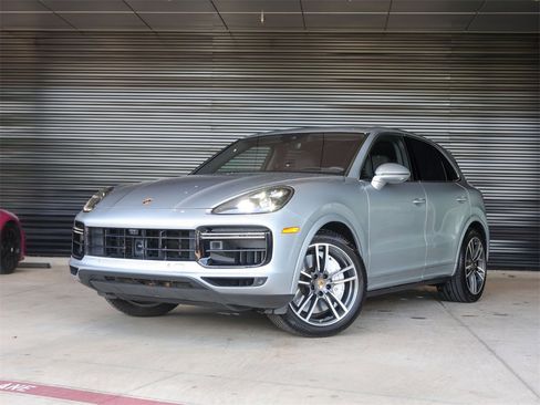 Certified 2022 Porsche Cayenne Turbo image 1