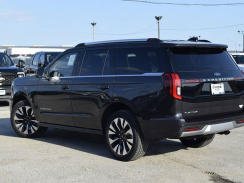 New 2025 Ford Expedition Platinum w/ Driver's Package image 4