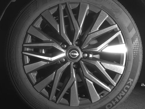 Used 2025 Nissan Altima 2.5 SV image 12