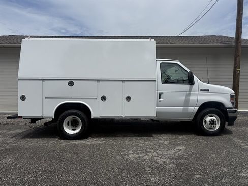 Used 2023 Ford E-350 and Econoline 350 Super Duty w/ Power Windows & Locks Group RWD image 1