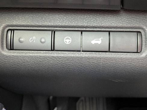 Used 2022 Nissan Pathfinder SL FWD image 27