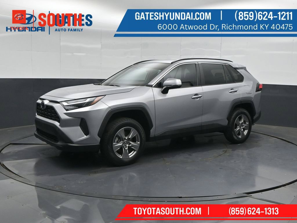 Used 2024 Toyota RAV4 XLE AWD/4WD image 6