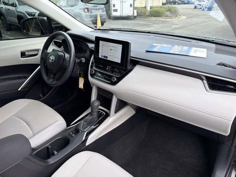 Certified 2025 Toyota Corolla Cross L FWD image 17