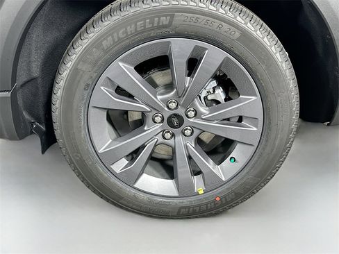 New 2026 Ford Explorer Active w/ Active Comfort Package image 32