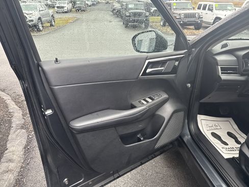 Used 2024 Mitsubishi Outlander SE image 15