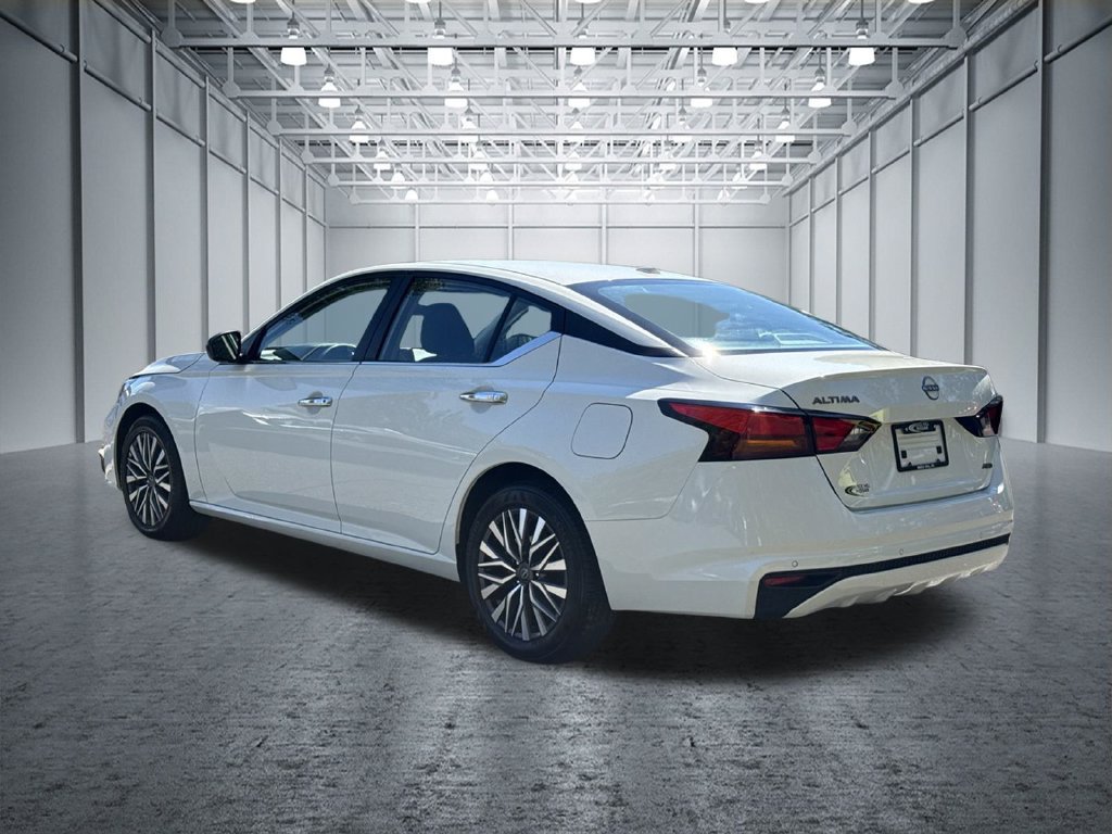 Used 2025 Nissan Altima 2.5 SV AWD/4WD image 5