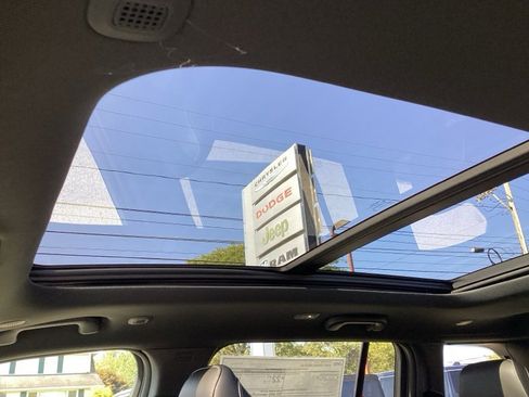 New 2025 Jeep Grand Cherokee Limited image 27