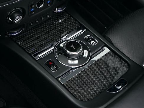 Used 2019 Rolls-Royce Dawn image 31