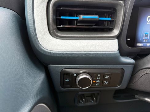 New 2025 Ford Maverick XLT w/ XLT Luxury Package image 18