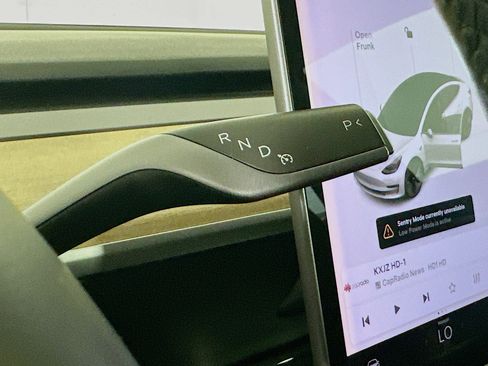 Used 2020 Tesla Model 3 Standard Range Plus image 23