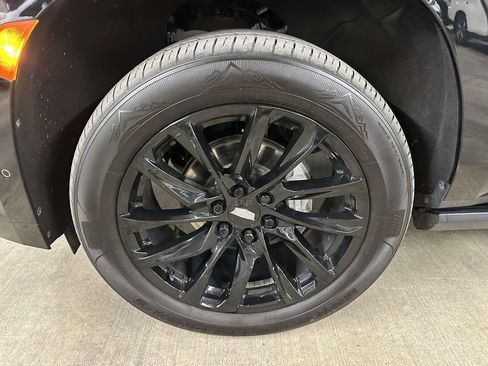 Certified 2022 Cadillac Escalade ESV Sport w/ Touring Package AWD/4WD image 8