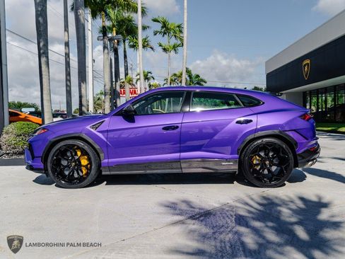 Used 2023 Lamborghini Urus Performante AWD/4WD image 2