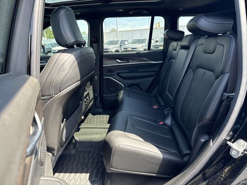 New 2026 Jeep Grand Cherokee Limited RWD image 31