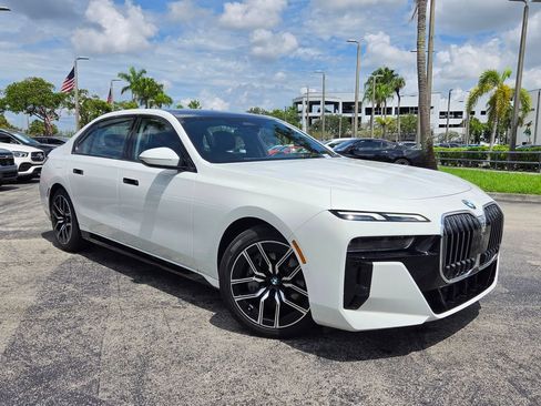 Used 2025 BMW 740i RWD image 2