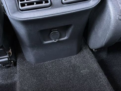 Used 2025 Toyota RAV4 LE AWD/4WD image 9