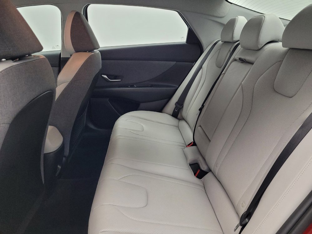 Used 2025 Hyundai Elantra Limited FWD image 18