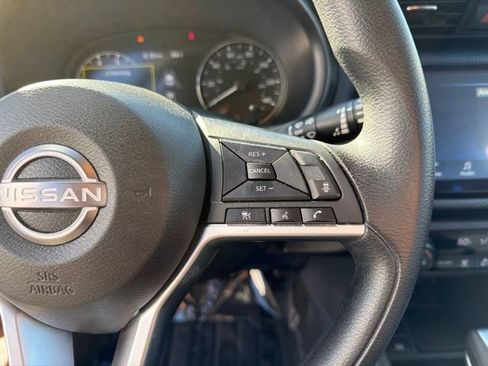 Used 2022 Nissan Kicks SV FWD image 19