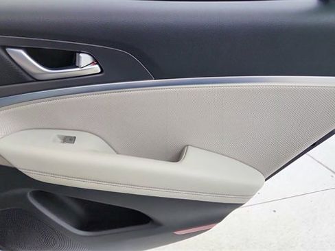 Used 2025 Genesis G70 2.5T w/ Sport Prestige Package image 27