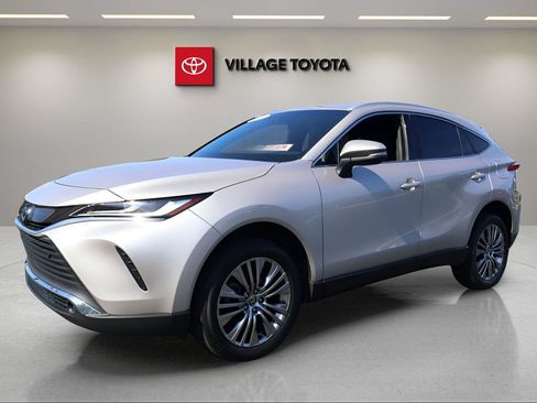 Certified 2022 Toyota Venza XLE AWD/4WD image 1