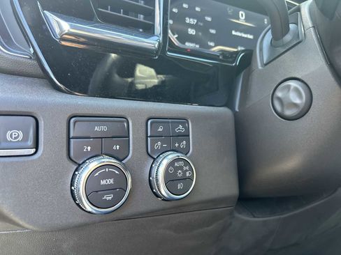 Used 2024 GMC Sierra 1500 SLT w/ SLT Premium Plus Package AWD/4WD image 16