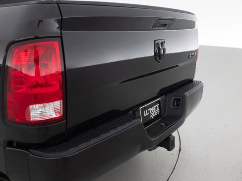 Used 2018 RAM 1500 Express w/ Black Ram 1500 Express Group image 16