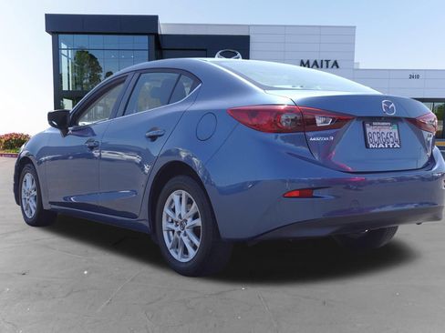 Used 2018 MAZDA MAZDA3 Sport w/ Preferred Equipment Package FWD image 5