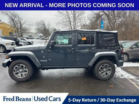 Used 2017 Jeep Wrangler Unlimited Rubicon w/ Cold Weather Group image 4