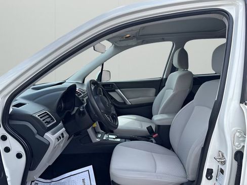 Used 2017 Subaru Forester 2.5i Premium w/ All-Weather Package image 12