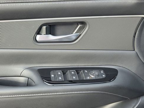 Used 2025 Nissan Murano SV image 13