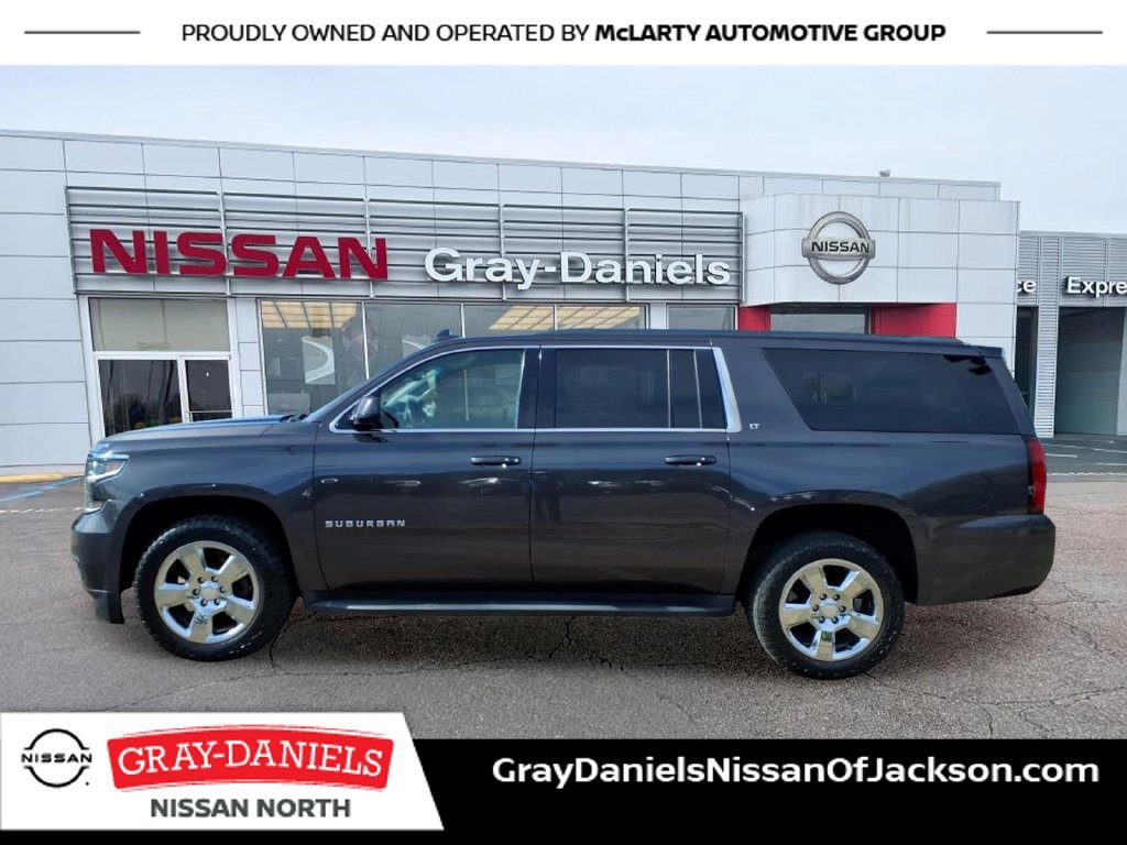Used 2016 Chevrolet Suburban LT w/ Luxury Package AWD/4WD image 4