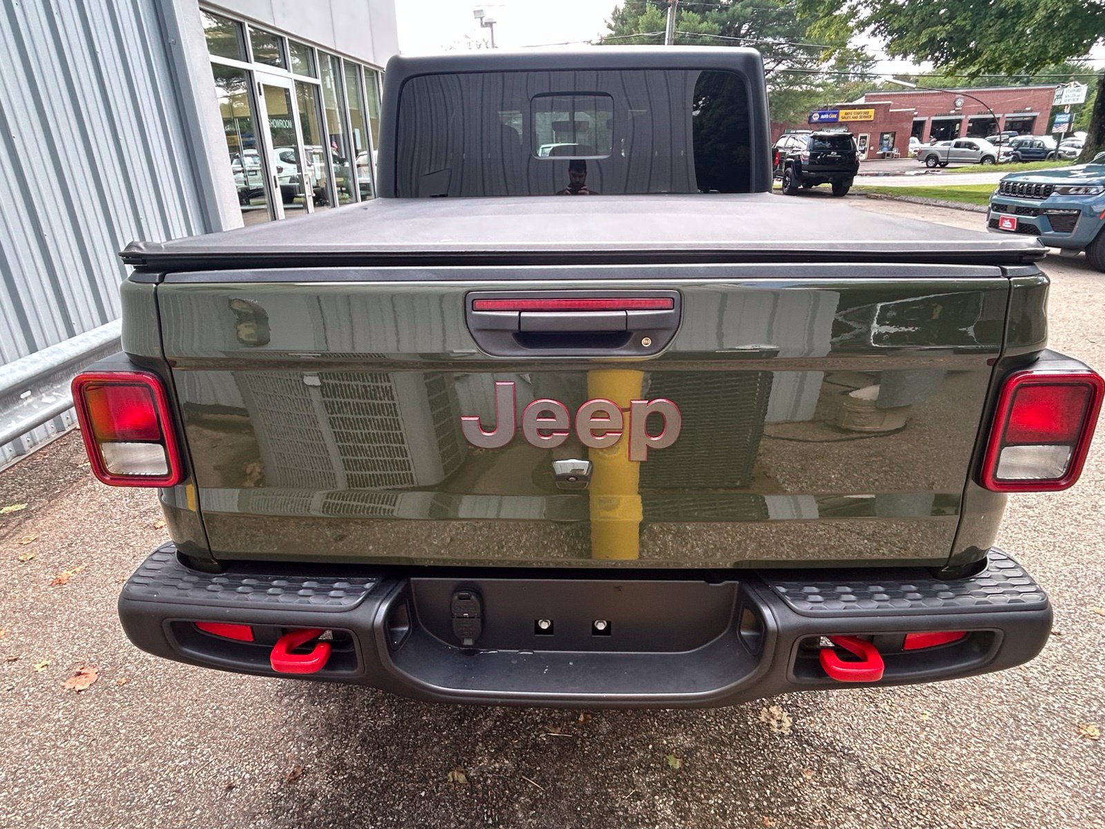 Used 2023 Jeep Gladiator Rubicon AWD/4WD image 6