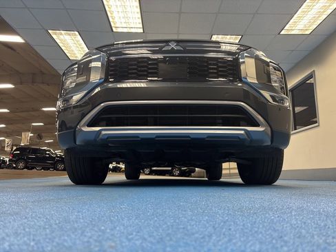 Used 2025 Mitsubishi Outlander SEL image 16