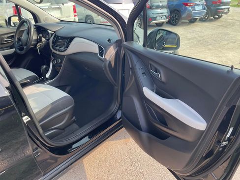 Used 2019 Chevrolet Trax LS w/ Tint and Cruise Package FWD image 11