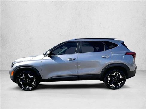 Used 2024 Kia Seltos EX FWD image 6