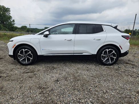 Used 2025 Chevrolet Equinox EV LT FWD image 4