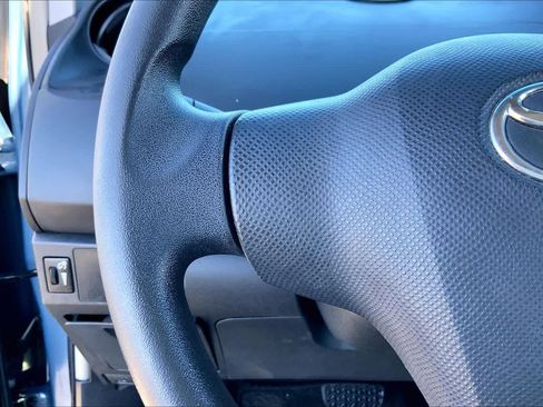 Used 2008 Toyota Yaris 2-Door Hatchback image 23