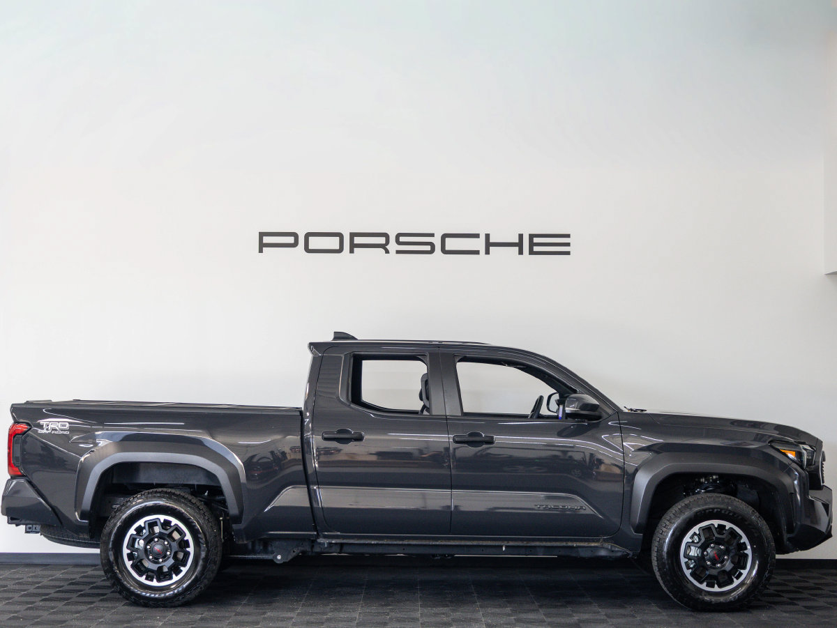 Used 2025 Toyota Tacoma TRD Off-Road w/ TRD Off Road Upgrade Package AWD/4WD image 7