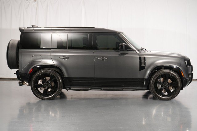 Used 2026 Land Rover Defender 110 X-Dynamic SE AWD/4WD image 9
