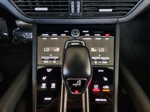 Used 2019 Porsche Cayenne AWD/4WD image 20